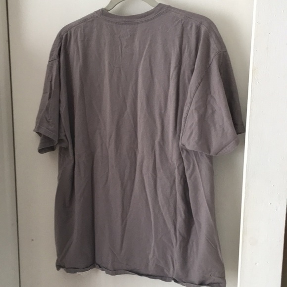 Disney XL Animal Kingdom tshirt. Gray - Picture 3 of 3